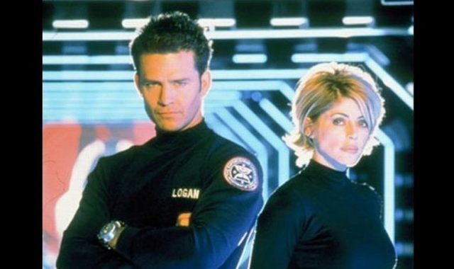 Timecop (1997-1998) serie TV Nel 2003 è stato realizzato il sequel intitolato Timecop 2, uscito solo per l'home video, direttamente in DVD. Il franchising comprende inoltre libri e videogiochi.