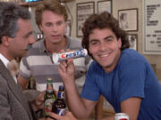 Il ritorno dei pomodori assassini (1988) con George Clooney Il ritorno dei pomodori assassini (1988)